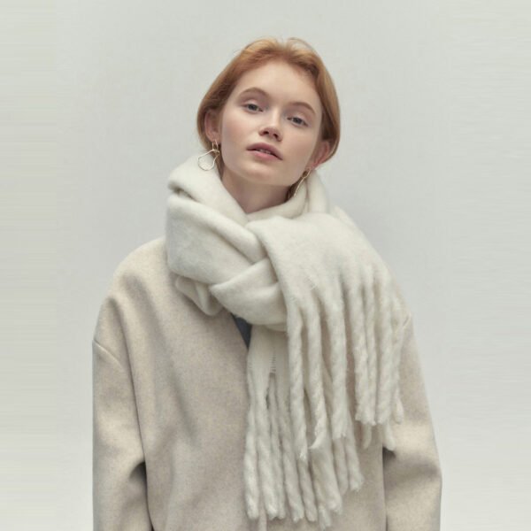 All-match Soft Glutinous Idle Style Thermal Long Scarf - Image 4
