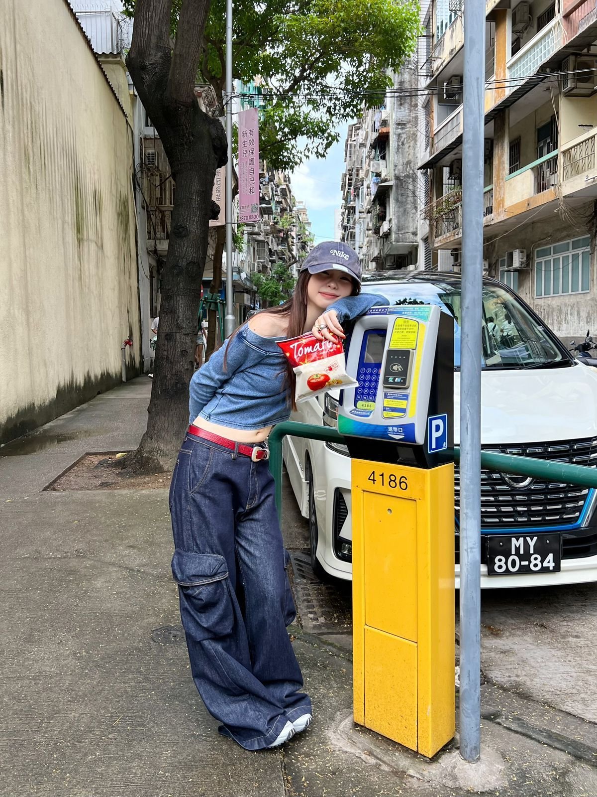 American-style Washed Vintage Off-shoulder Long-sleeved T-shirt - Image 10