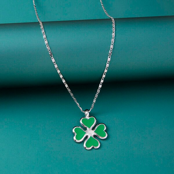 Anime Tokyo Revengers Hinata Tachibana Four Leaf Clover Pendant Necklace - Image 5