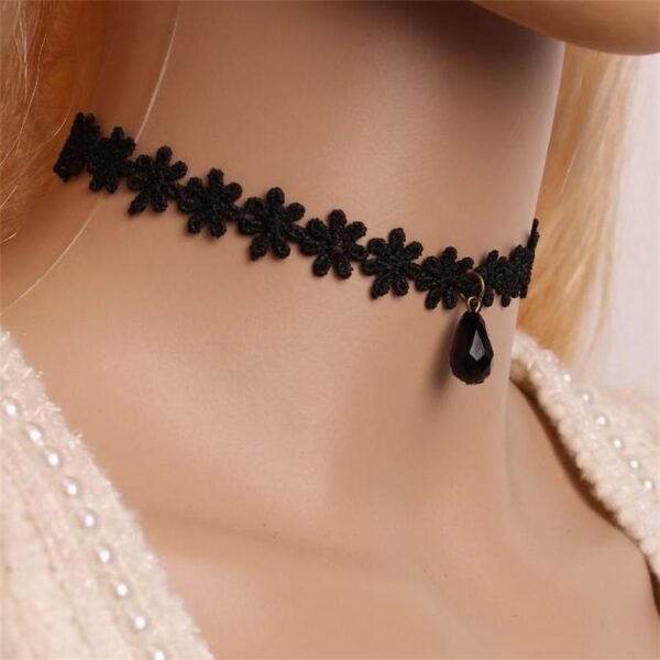 Vintage Velvet Lace Short Clavicle Chain - Image 5