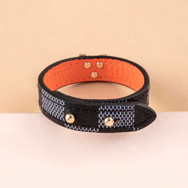 Vintage Letter V Plaid Pattern Leather Bracelet Wristband - Image 3