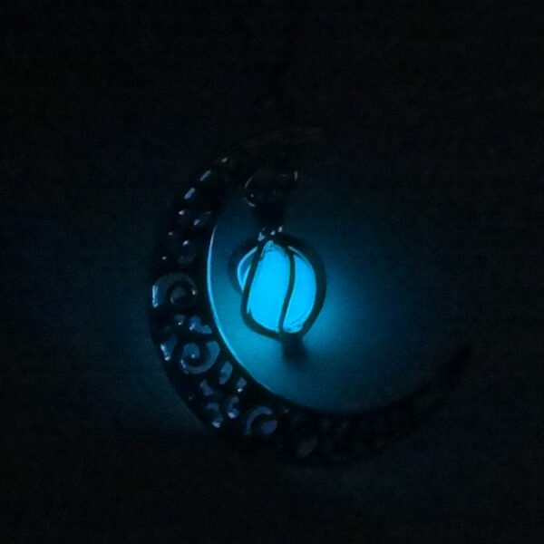 The multicoloured night light, the moon, the cyclone necklace - Image 2