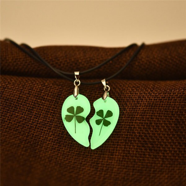 Clover Luminous Couple Necklaces Heart Shape Pendant Natural Dried Flower Glow In The Dark Jewelry - Image 3
