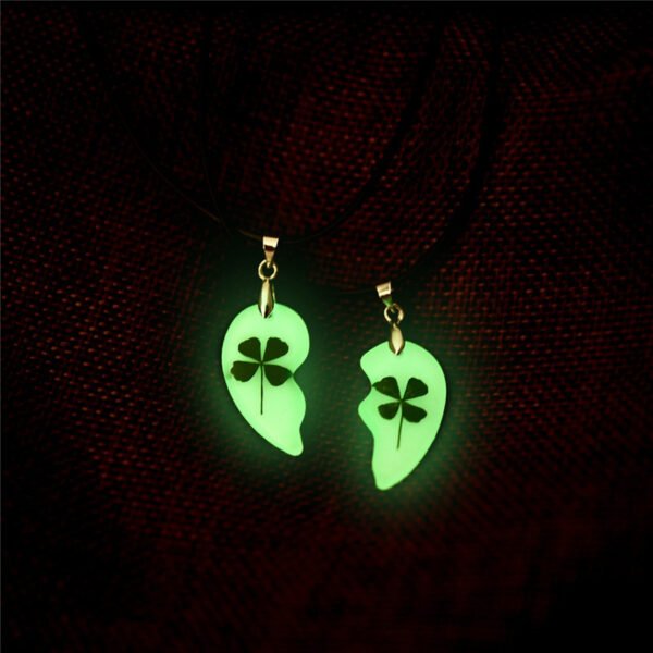 Clover Luminous Couple Necklaces Heart Shape Pendant Natural Dried Flower Glow In The Dark Jewelry - Image 2