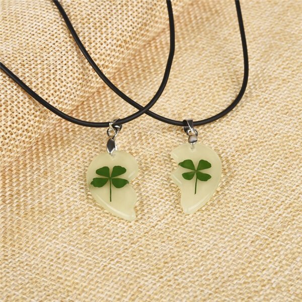 Clover Luminous Couple Necklaces Heart Shape Pendant Natural Dried Flower Glow In The Dark Jewelry - Image 4