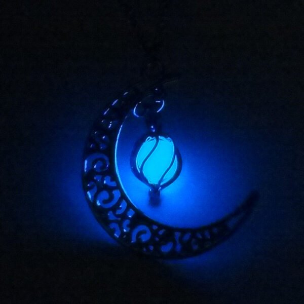 The multicoloured night light, the moon, the cyclone necklace - Image 3