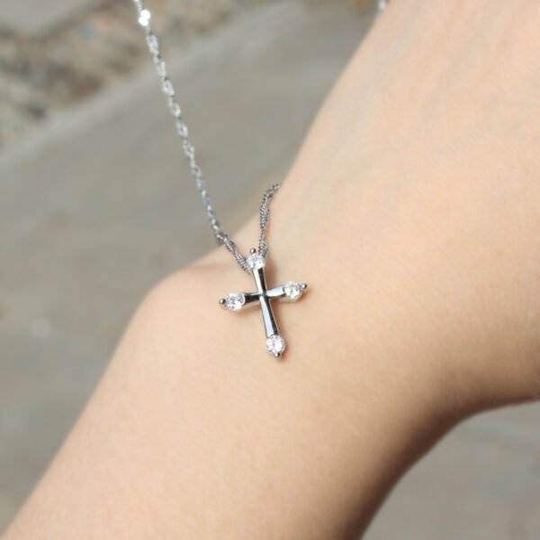 White Zircon Cross pendant, fashion with European and American style necklace accessories - Image 2