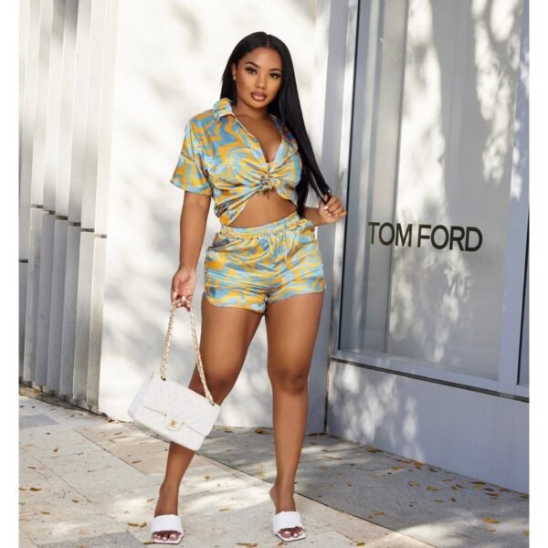 European And American Foreign Trade Women's Clothing Corrugated Printed Short-sleeved Shirt Casual Hot Pants Suit - Image 5