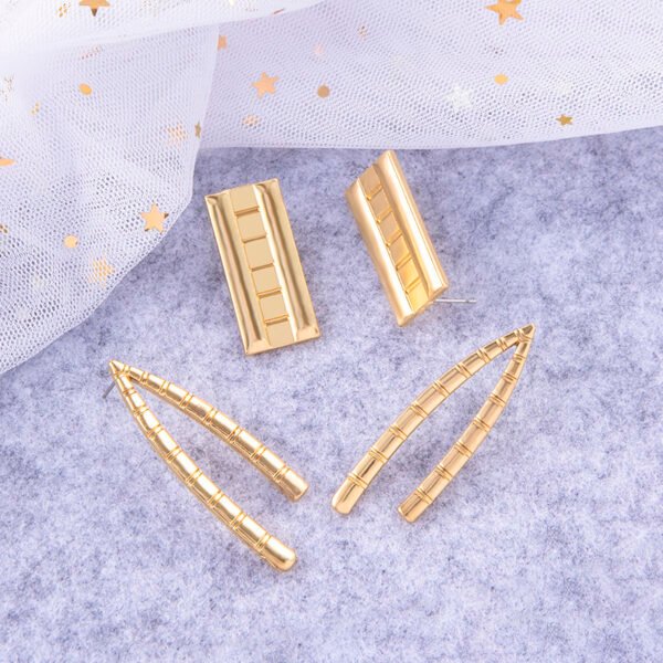 Anime Tokyo Revengers Hanma Shuuji Earrings - Image 4