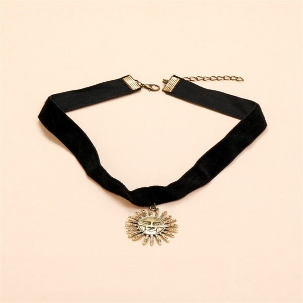 Chic Sunflower Fashion Clavicle Chain - Image 5