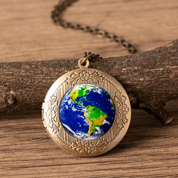Vintage Bronze Photo Frame Locket Pendant Necklace Earth Panet Globe Glass Necklaces For Women Men