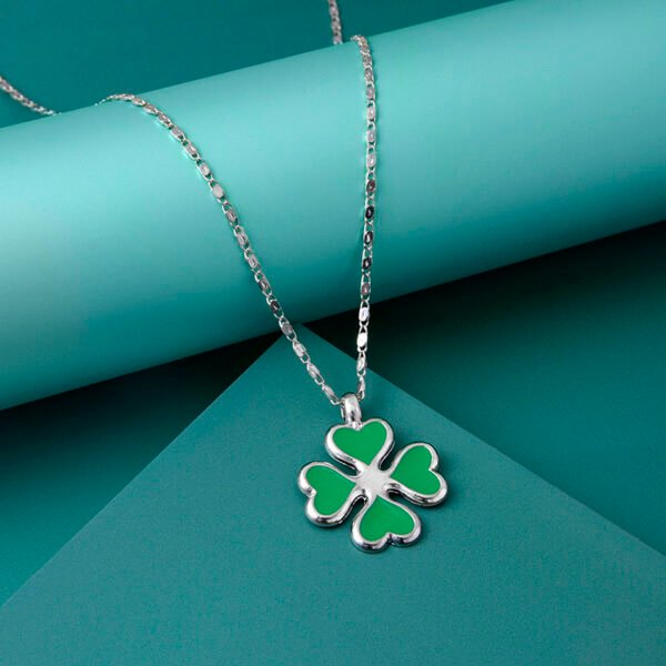 Anime Tokyo Revengers Hinata Tachibana Four Leaf Clover Pendant Necklace - Image 3