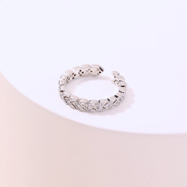 Adjustable Arrowhead Texture Zircon Brass Ring - Image 2