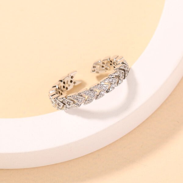 Adjustable Arrowhead Texture Zircon Brass Ring - Image 4