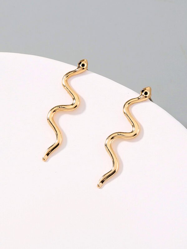 Trendy simple ins golden pop twisted snake metal earrings earrings - Image 2